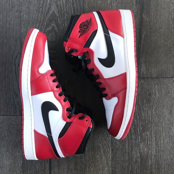 Air Jordan Retro 1 Chicago (2013) Size 14 - Picture 4 of 13